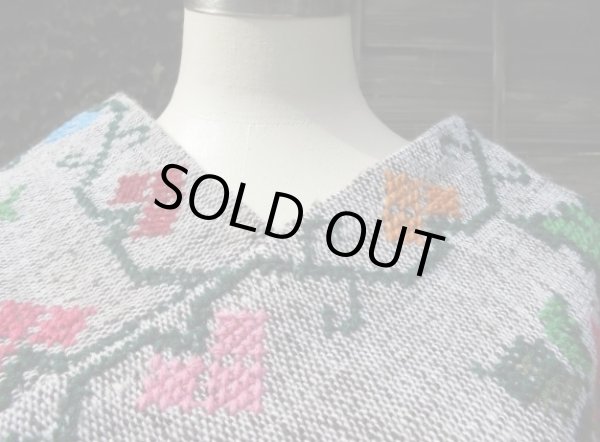 画像4: ＊メキシコ・プエブラ刺繍ポンチョ・グレー＊ (4)