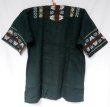 画像4: グアテマラ　メンズ刺繍クルタ　緑地/茶色刺繍 (4)