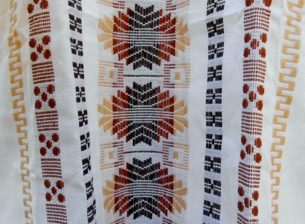 画像3: グアテマラ　メンズ刺繍クルタ　白地/茶色刺繍　2 (3)