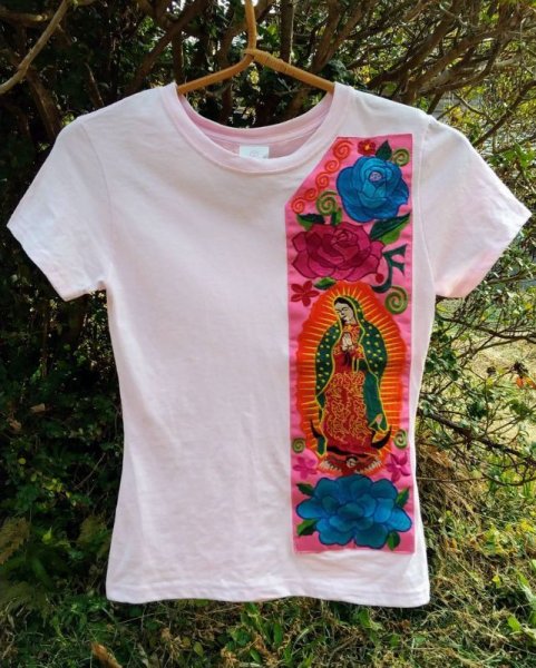 画像1: ☆メキシコ　グアダルーペ　マリアさま　刺繍　Tシャツ☆ ピンク (1)