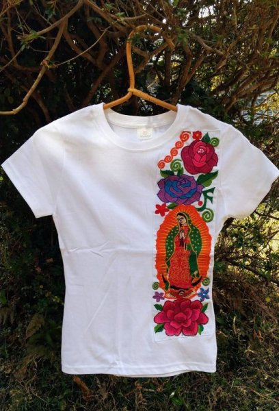 画像1: ☆メキシコ　グアダルーペ　マリアさま　刺繍　Tシャツ☆ ホワイト (1)
