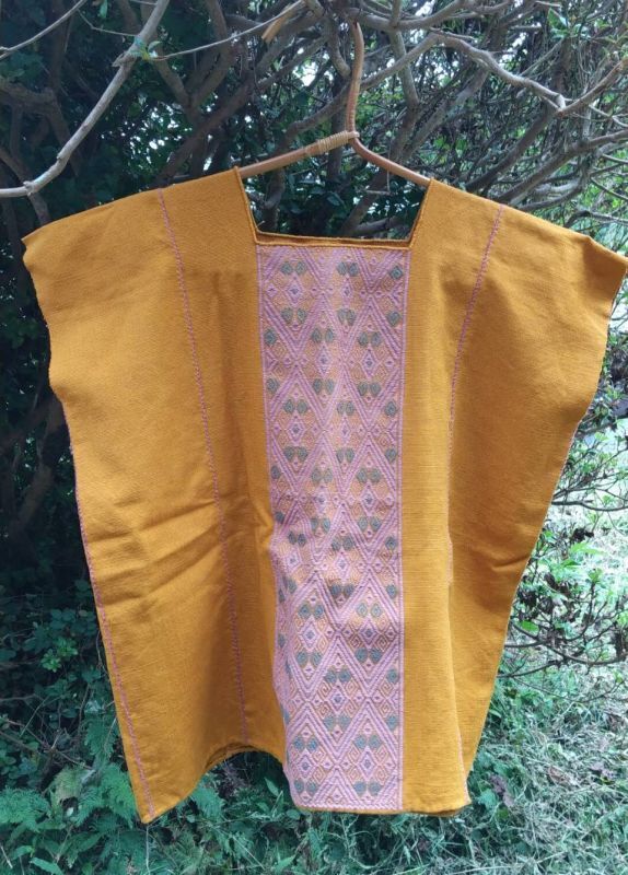 メキシコ ララインサール村 手織り 刺繍ブラウス - メキシコ雑貨・衣料